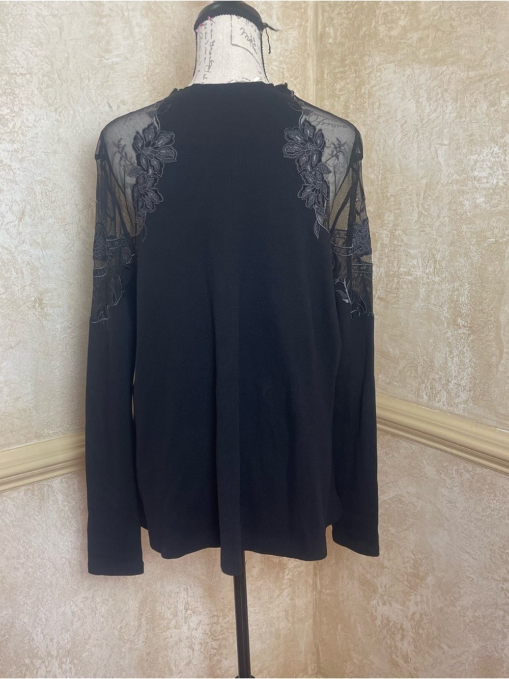 Free People Daniella Top, shoulders sheer mesh floral embroidered accents Sz L - Picture 4 of 9